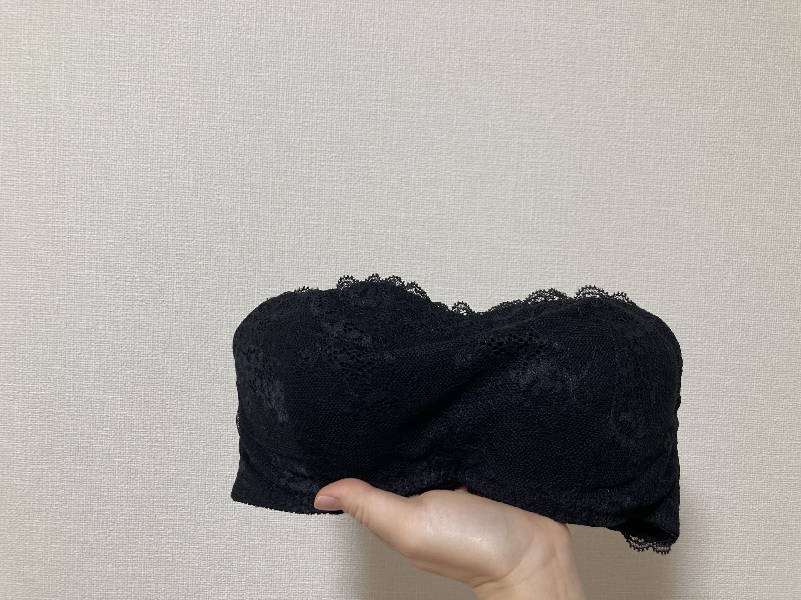 AMPHI総レースストラップレスブラ