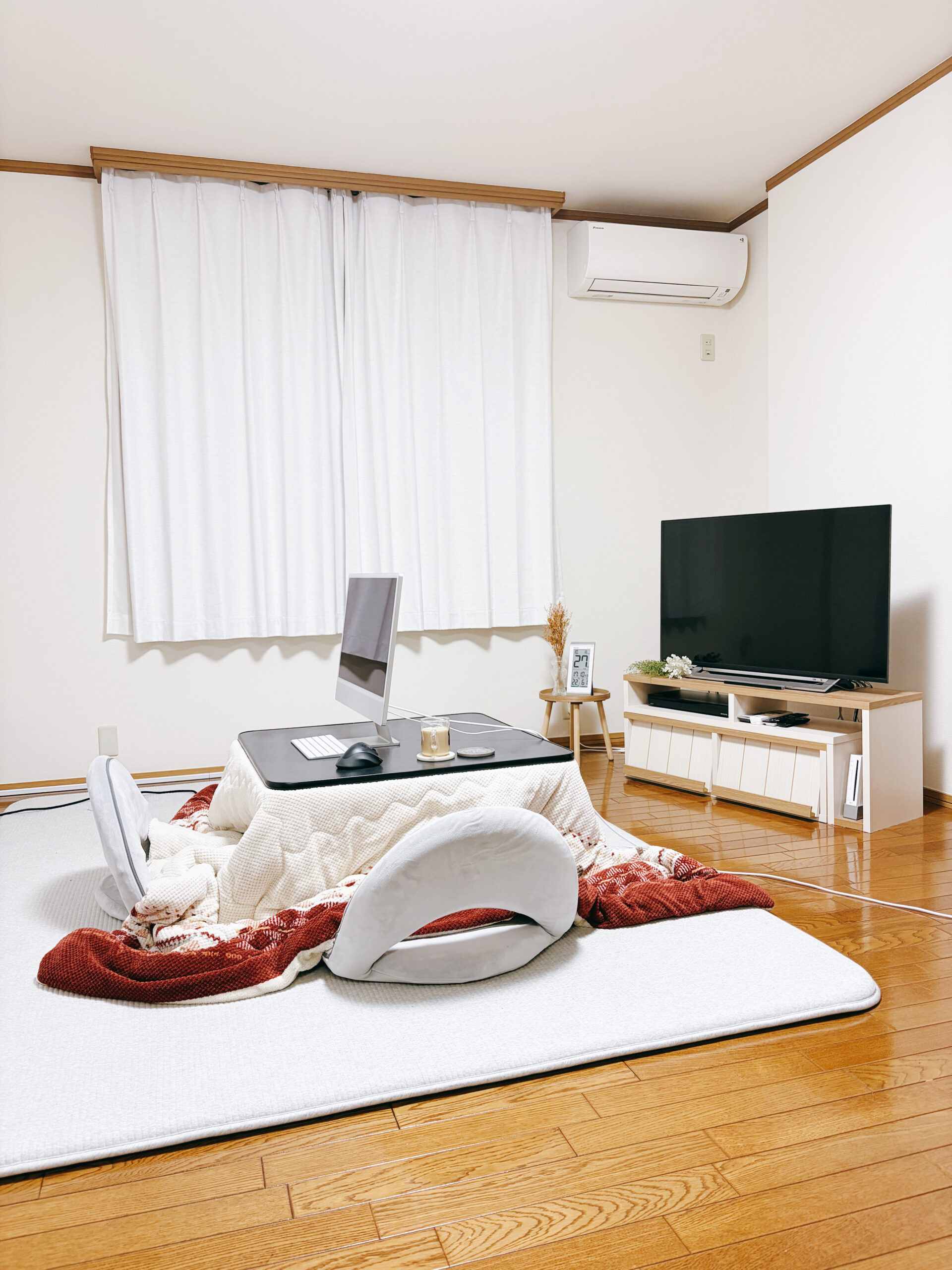 背の高い家具がないリビング